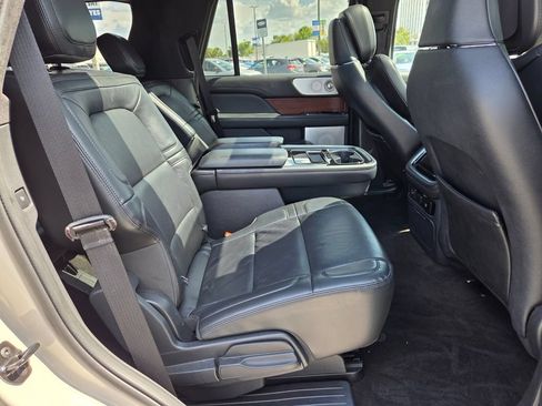 Used 2023 Lincoln Navigator Reserve AWD/4WD image 14