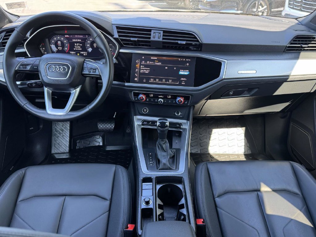 Used 2025 Audi Q3 2.0T Premium AWD/4WD image 3