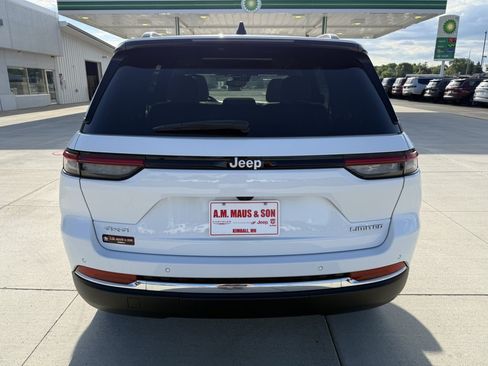 Used 2024 Jeep Grand Cherokee Limited w/ Trailer Tow Package AWD/4WD image 7