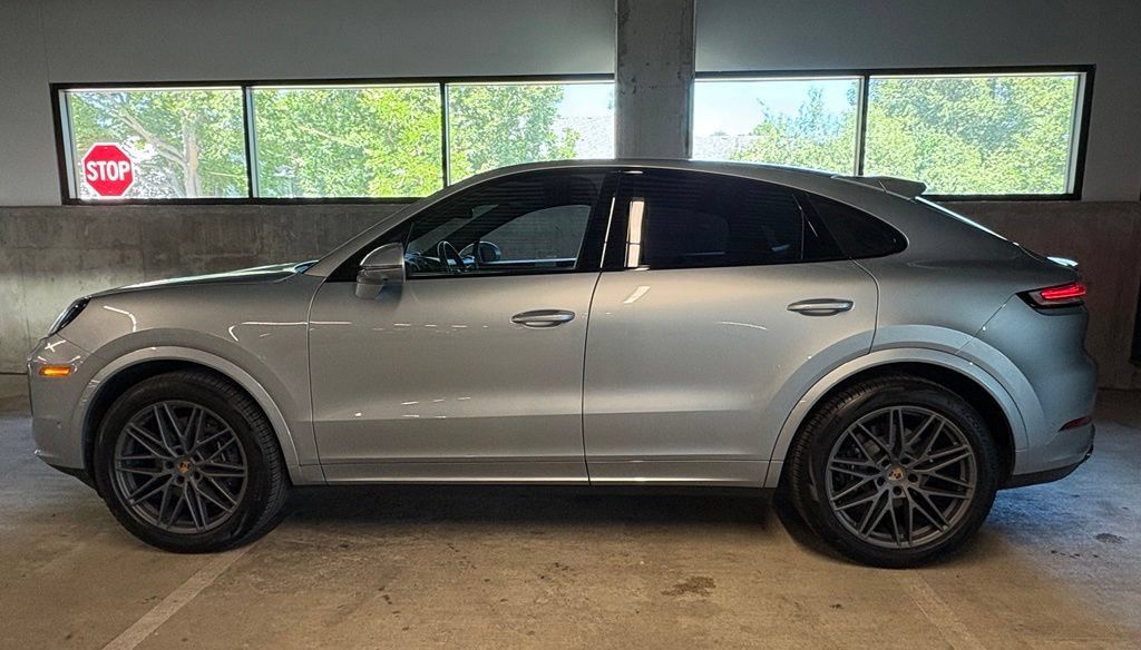 Used 2026 Porsche Cayenne Coupe AWD/4WD image 2