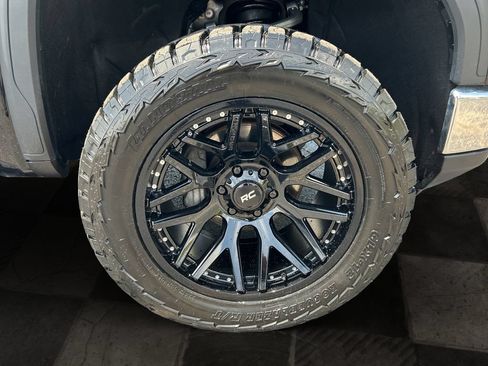 Certified 2025 GMC Sierra 1500 SLT AWD/4WD image 11