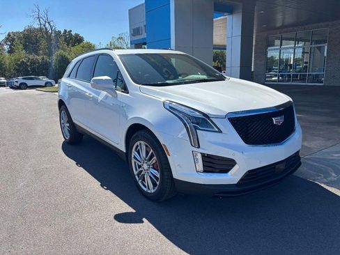 Used 2025 Cadillac XT5 Sportv w/ Technology Package image 2