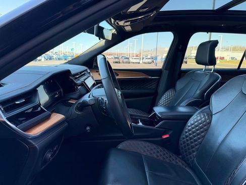 Used 2023 Jeep Grand Cherokee L Summit image 15