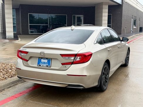 Used 2018 Honda Accord LX image 5