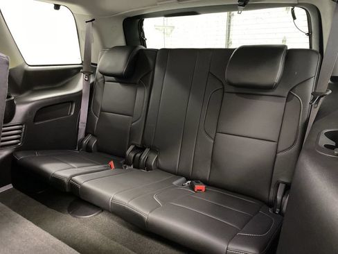 Used 2017 GMC Yukon SLT AWD/4WD image 24