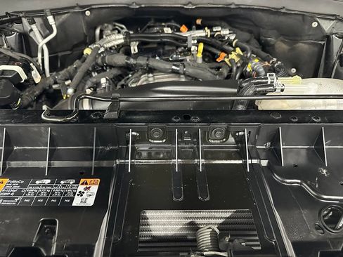 Used 2025 Ford Explorer Active AWD/4WD image 66