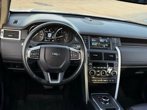 Used 2018 Land Rover Discovery Sport SE image 7