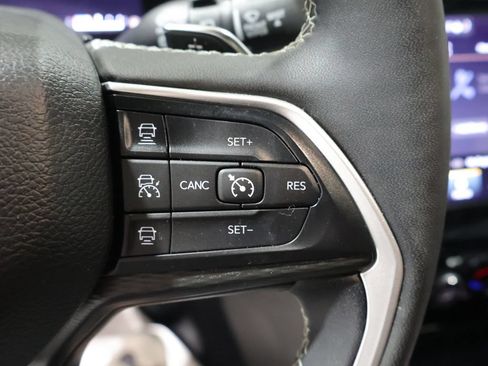 Used 2023 Jeep Grand Cherokee L Laredo AWD/4WD image 34