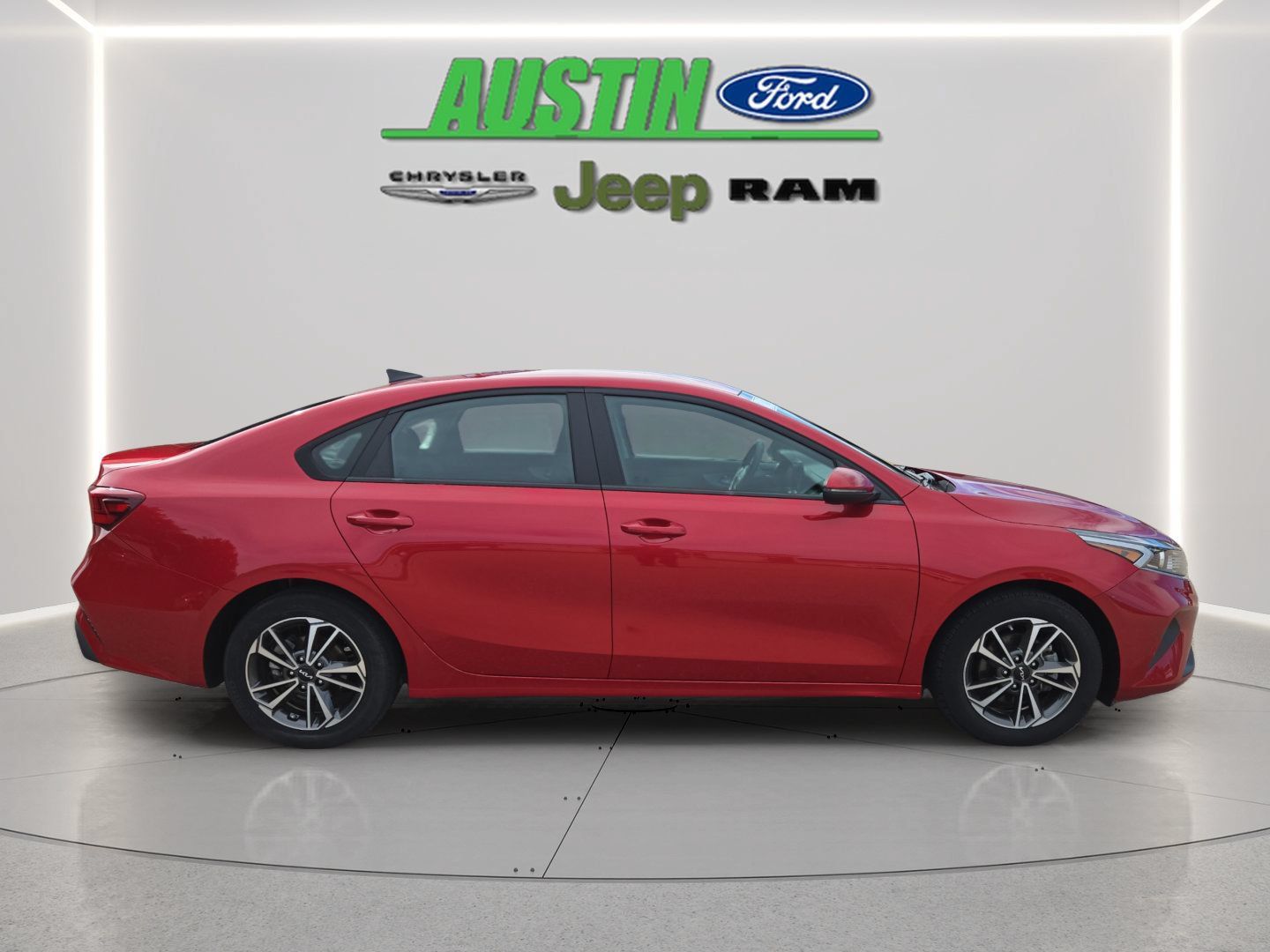 Used 2023 Kia Forte LXS w/ LXS Technology Package FWD image 6