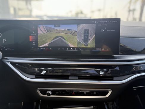 Used 2024 BMW X7 xDrive40i w/ M Sport Package image 22