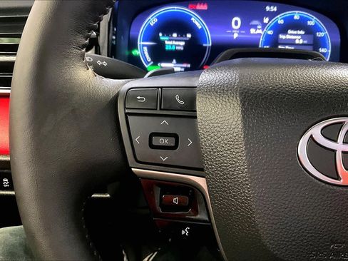 Used 2025 Toyota Camry XSE w/ Premium Plus Package image 23