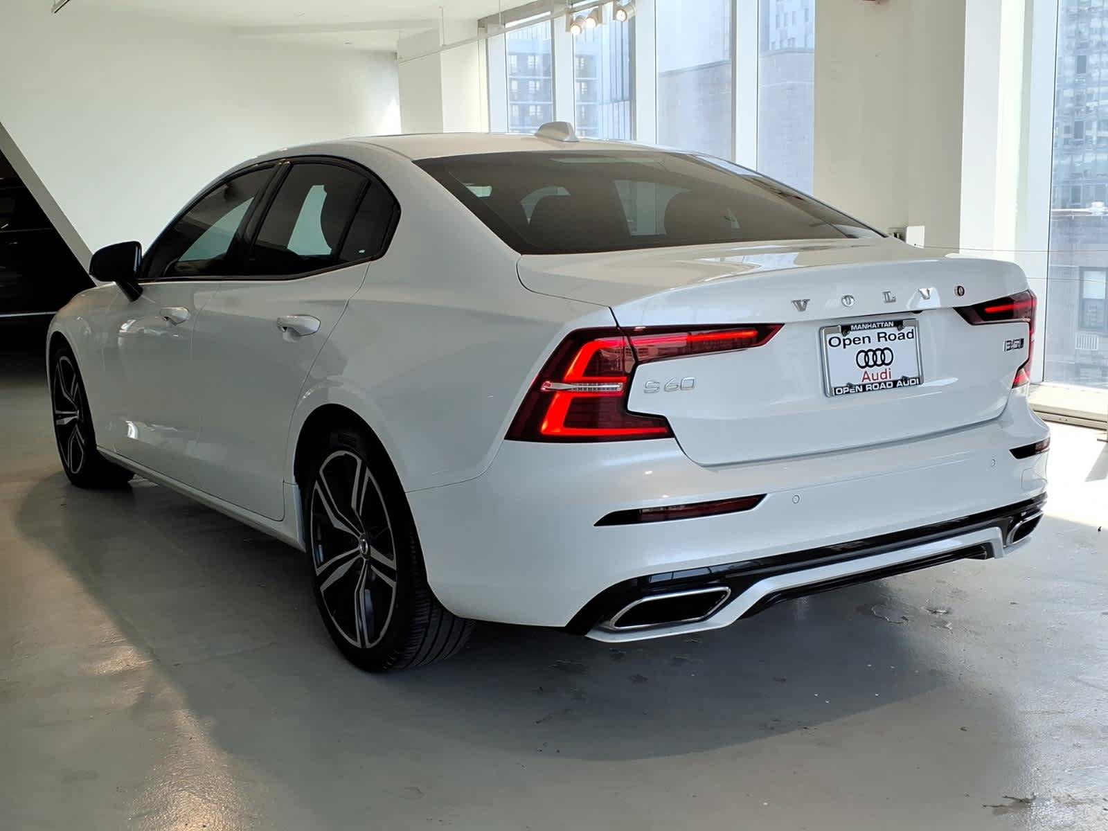 Used 2022 Volvo S60 B5 R-Design w/ Climate Package AWD/4WD image 6