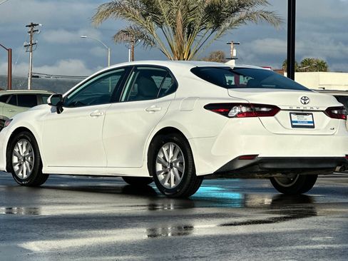 Used 2021 Toyota Camry LE image 6