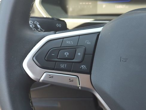 Used 2024 Volkswagen Tiguan SE FWD image 28