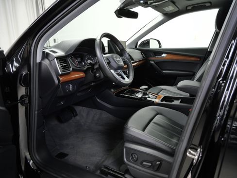 Used 2023 Audi Q5 2.0T Premium w/ Convenience Package AWD/4WD image 14