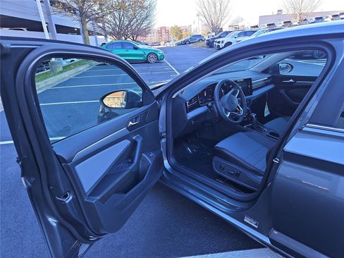 New 2026 Volkswagen Jetta SE image 11