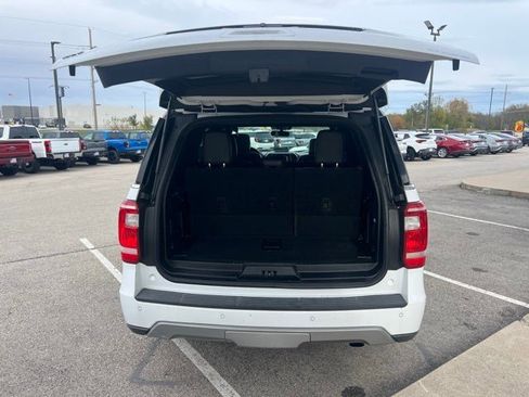 Used 2021 Ford Expedition XLT image 5