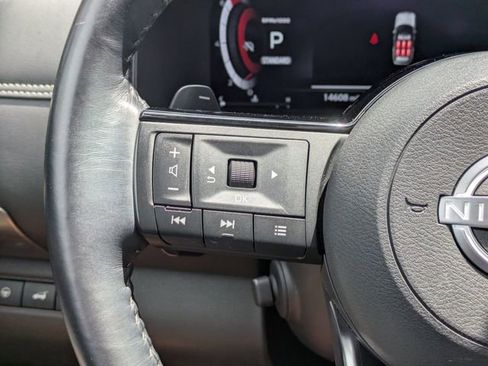 Used 2024 Nissan Pathfinder Platinum w/ Black Appearance Package image 27