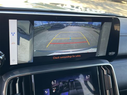 Used 2023 Lexus LX 600 4WD w/ Luxury Package image 15