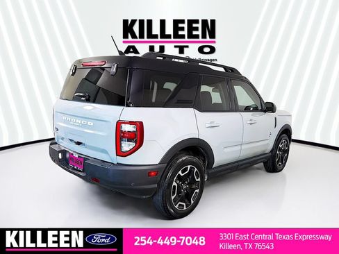Used 2023 Ford Bronco Sport Outer Banks w/ Tech Package AWD/4WD image 9