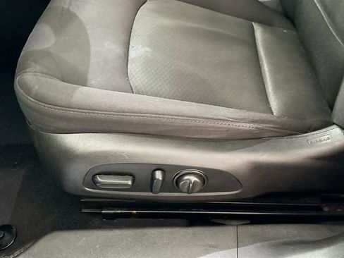 Used 2017 Chevrolet Malibu LT FWD image 19