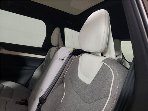 Certified 2025 Volvo EX90 Ultra AWD/4WD image 8