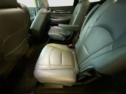 Used 2020 Buick Enclave Essence image 24