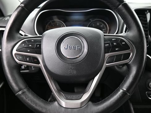 Used 2019 Jeep Cherokee Limited FWD image 28