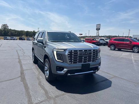 Used 2026 GMC Yukon Denali w/ Sun & Power Step Package AWD/4WD image 7