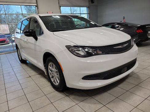 New 2026 Chrysler Voyager LX image 2