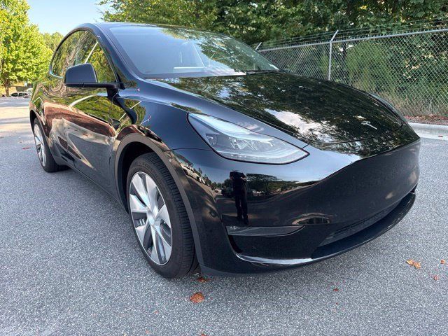 Used 2024 Tesla Model Y Long Range AWD/4WD image 11