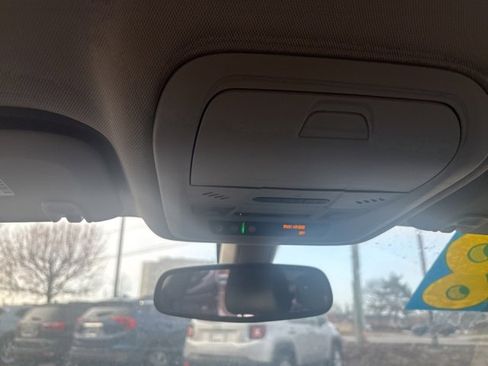 Used 2018 Buick Regal Preferred image 17