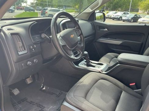 Used 2019 Chevrolet Colorado LT w/ LT Convenience Package AWD/4WD image 9