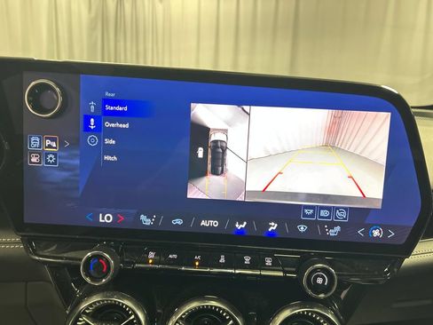 Used 2024 Chevrolet Blazer EV LT AWD/4WD image 18
