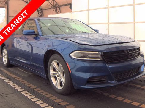 Used 2020 Dodge Charger SXT w/ Leather Interior Group RWD image 3