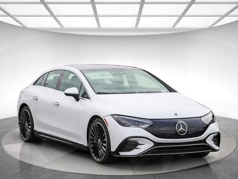 Used 2024 Mercedes-Benz EQE 350+ 4MATIC Sedan image 5