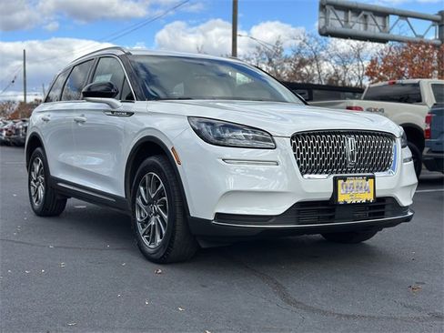 Certified 2022 Lincoln Corsair Standard w/ Equipment Group 101A image 47