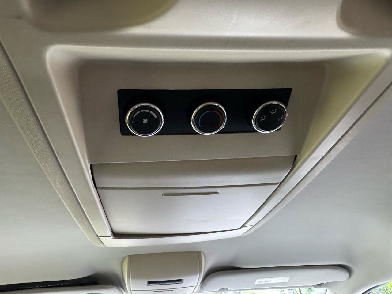 Used 2008 Dodge Grand Caravan SXT FWD image 25