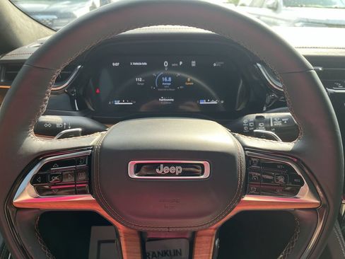 Used 2025 Jeep Grand Cherokee L Summit AWD/4WD image 14