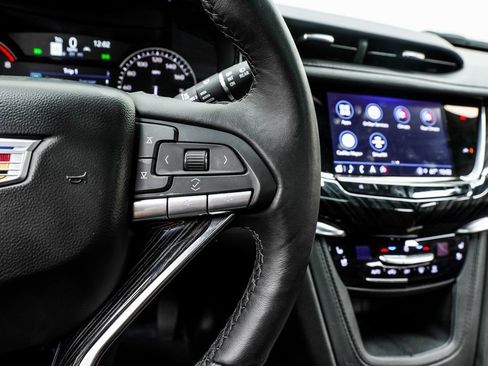 Used 2025 Cadillac XT6 Premium Luxury image 34