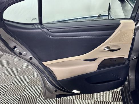Used 2019 Lexus ES 350 image 19