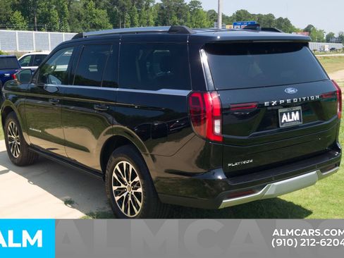 Used 2025 Ford Expedition Platinum AWD/4WD image 11