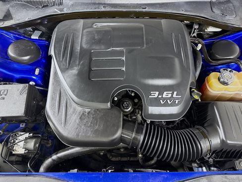 Used 2020 Dodge Charger SXT w/ Blacktop Package RWD image 39