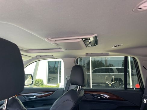 Used 2019 Cadillac Escalade Premium Luxury RWD image 14