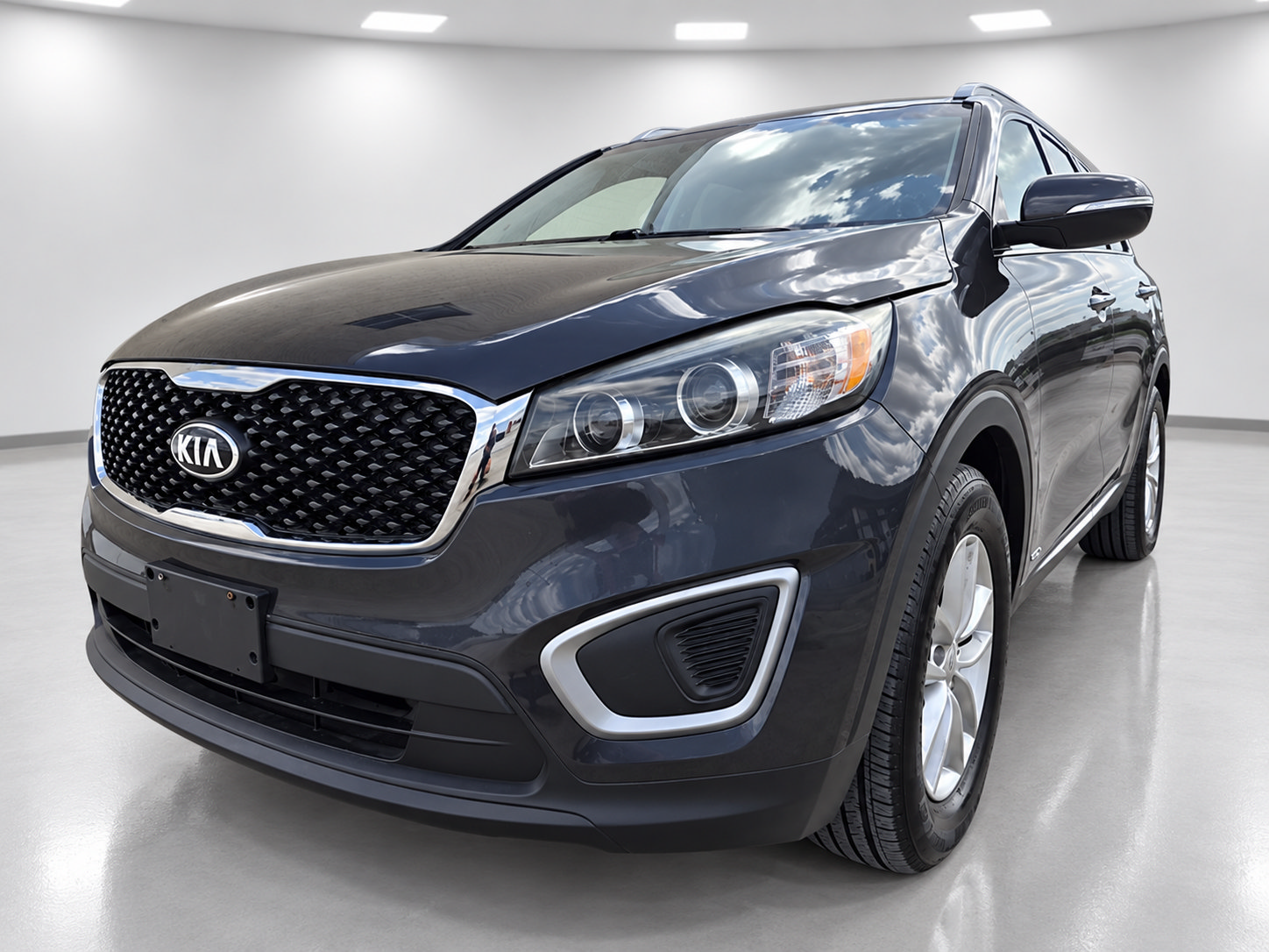 Used 2017 Kia Sorento AWD w/ LX Convenience Package image 2