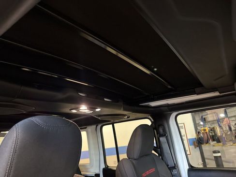 Used 2022 Jeep Wrangler Unlimited Rubicon w/ Xtreme Recon 35" Tire Package image 36