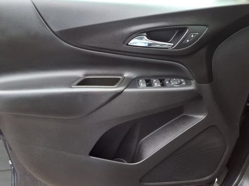 Used 2018 Chevrolet Equinox LT FWD image 14