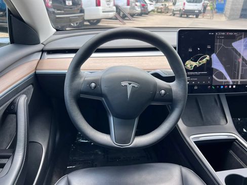 Used 2021 Tesla Model 3 Standard Range Plus RWD image 40