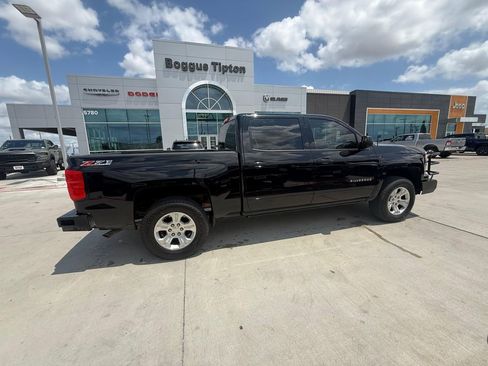 Used 2015 Chevrolet Silverado 1500 LT w/ LT Convenience Package image 2