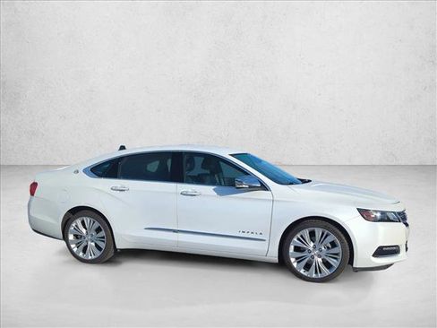 Used 2017 Chevrolet Impala Premier w/ Enhanced Convenience Package image 4